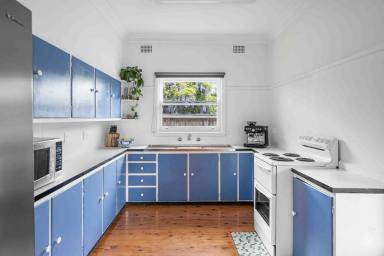House For Sale - NSW - Berry - 2535 - Charming Cottage with Endless Potential  (Image 2)