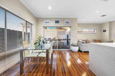 House For Sale - WA - Scarborough - 6019 - Style and Sophistication!  (Image 2)