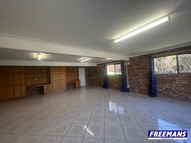 House For Lease - QLD - Kingaroy - 4610 - ** APPROVED APPLICATION **  Massive home with Captivating Views  (Image 2)