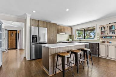 House For Sale - VIC - Ascot - 3551 - Spacious Family Living with Excellent Shedding & Entertaining  (Image 2)