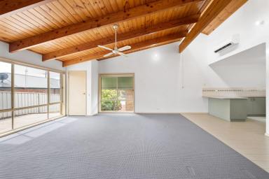Unit For Sale - VIC - Spring Gully - 3550 - Low-Maintenance Living in Spring Gully  (Image 2)