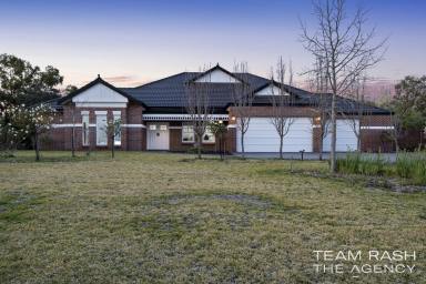 House For Sale - WA - The Vines - 6069 - Elegant Hampton-Style Manor  (Image 2)