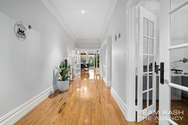 House For Sale - WA - The Vines - 6069 - Elegant Hampton-Style Manor  (Image 2)