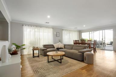 House For Sale - WA - Dawesville - 6211 - Nothing to do but move in, pour a drink , relax and enjoy the view!  (Image 2)