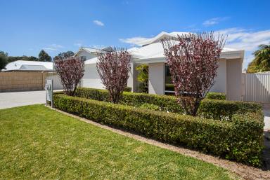 House For Sale - WA - Dawesville - 6211 - Nothing to do but move in, pour a drink , relax and enjoy the view!  (Image 2)