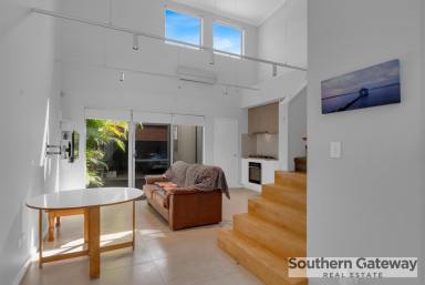 Townhouse For Lease - WA - Orelia - 6167 - Well Presented 2 bedroom home in Orelia!  (Image 2)