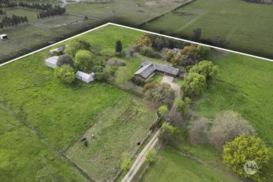 Acreage/Semi-rural For Sale - VIC - Pearcedale - 3912 - Town convenience meets country acreage!  (Image 2)