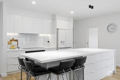 House For Sale - VIC - Dromana - 3936 - Single-Level Design in Prime Beachside Location  (Image 2)