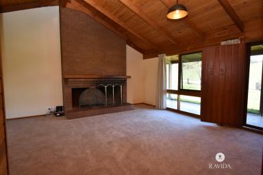 House For Lease - VIC - Beechworth - 3747 - Stylish Family Living in Beechworth  (Image 2)