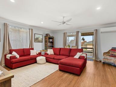 Unit For Sale - NSW - Old Bar - 2430 - EVERYTHING YOU NEED AT YOUR FINGERTIPS  (Image 2)