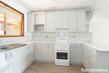 House For Lease - NSW - Wagga Wagga - 2650 - CHARMING TWO BEDROOM UNIT IN QUIET COMPLEX  (Image 2)