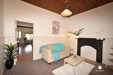 House For Sale - VIC - Beechworth - 3747 - Charming Cottage with Lakeside Views  (Image 2)