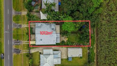 Duplex/Semi-detached For Sale - QLD - Edmonton - 4869 - FULL DUPLEX ON A QUARTER ACRE, NO BODY CORPORATE, HUGE POTENTIAL  (Image 2)