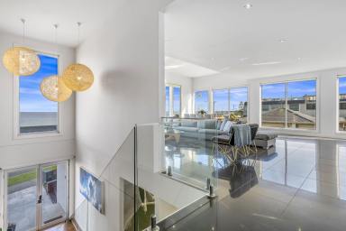 House For Sale - VIC - Altona - 3018 - Ultimate Waterfront Luxury with Sweeping Bay Views  (Image 2)