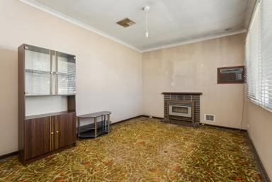 House For Sale - WA - Redcliffe - 6104 - In a Word: Opportunity  (Image 2)