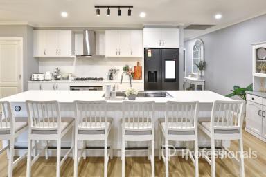 House For Sale - VIC - Irymple - 3498 - Family Living in the Heart of Irymple  (Image 2)