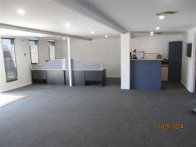 Other (Commercial) For Lease - VIC - Mildura - 3500 - FOR LEASE – IDEAL TRADESMAN PREMISES WITH HIGH EXPOSURE  (Image 2)