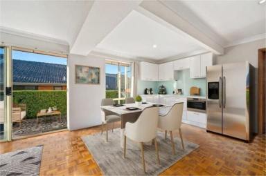 House Leased - NSW - Dee Why - 2099 - Private 2 bedroom granny flat with deck - all bills included (Electricity, Water + NBN)  (Image 2)