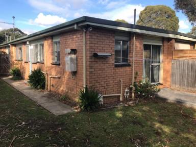 House Leased - VIC - Frankston - 3199 - BRAND NEW CARPET l SMALL BLOCK OF 3 l GREAT LOCATION  (Image 2)