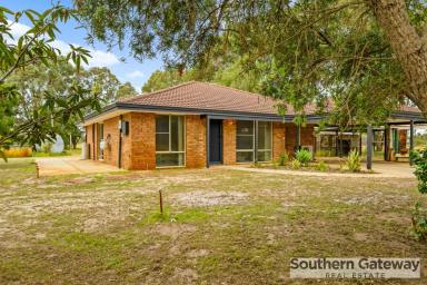 House For Sale - WA - Hopeland - 6125 - 51-ACRE PROPERTY WITH MULTIPLE DWELLINGS  (Image 2)