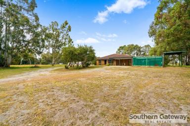 House For Sale - WA - Hopeland - 6125 - 51-ACRE PROPERTY WITH MULTIPLE DWELLINGS  (Image 2)