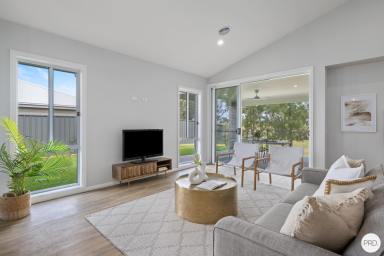 House For Sale - NSW - Thurgoona - 2640 - BEAUTIFULLY PRESENTED, THOUGHTFULLY DESIGNED  (Image 2)