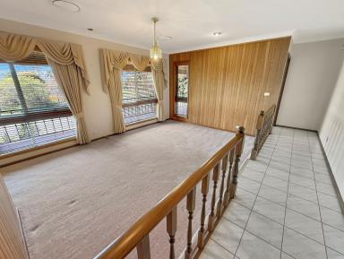 House For Sale - NSW - Leeton - 2705 - LARGE FAMILY HOME  (Image 2)