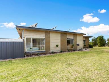 House For Sale - VIC - Perry Bridge - 3862 - LIVE THE LIFESTYLE DREAM – DUAL OCCUPANCY ON ACREAGE  (Image 2)