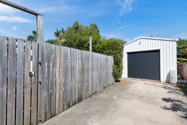 House For Sale - QLD - Beaconsfield - 4740 - DUAL KEY LIVING OASIS  (Image 2)