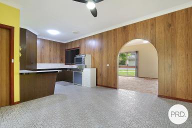 House For Lease - NSW - Lavington - 2641 - SPACIOUS 4 BEDROOM HOME!  (Image 2)