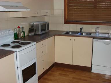 Townhouse For Lease - NSW - Muswellbrook - 2333 - A VERY WARM AND INVITING PLACE TO LIVE  (Image 2)