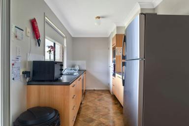 House For Lease - QLD - Glenvale - 4350 - Family Home in Glenvale!  (Image 2)