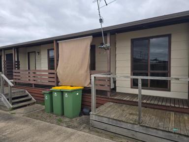 Unit For Lease - VIC - Casterton - 3311 - Studio Unit  (Image 2)