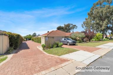 House For Sale - WA - Camillo - 6111 - EASY FAMILY LIVING IN THE HEART OF CAMILLO  (Image 2)