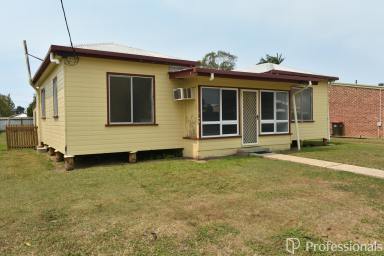 House For Sale - QLD - West Mackay - 4740 - Renovator's Dream on Large 809m² Allotment - Prime Central Location!  (Image 2)