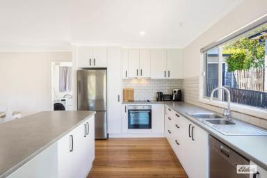 House For Sale - NSW - Bega - 2550 - STYLISH RENOVATION IN A PRIME CENTRAL LOCATION  (Image 2)