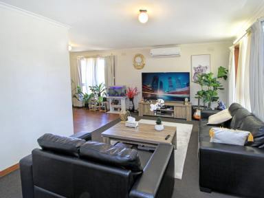 House For Sale - VIC - Bairnsdale - 3875 - FAMILY HOME OR INVESTOR READY  (Image 2)