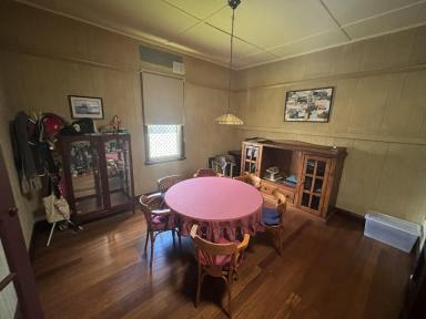 House For Lease - NSW - Grafton - 2460 - CHARMING FAMILY HOME IN PRIME LOCATION - FURNISHED PROPERTY WITH MOWING INCLUDED  (Image 2)