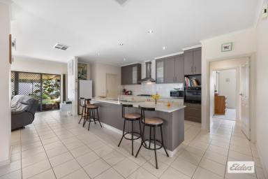 House For Sale - VIC - Stawell - 3380 - Luxurious Family Living – Move In and Enjoy From Day One  (Image 2)