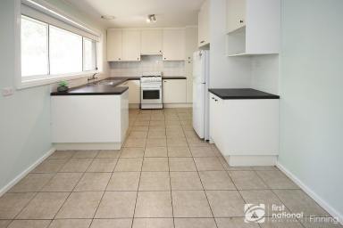 Unit For Lease - VIC - Cranbourne - 3977 - Well-Presented 2-Bedroom Unit in Prime Location  (Image 2)