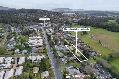 House For Sale - VIC - Healesville - 3777 - Unique 22-Bedroom Accommodation Facility in the Heart of Healesville  (Image 2)