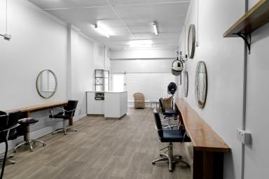 Retail For Lease - QLD - Toowoomba City - 4350 - Salon/Retail Space in the CBD  (Image 2)