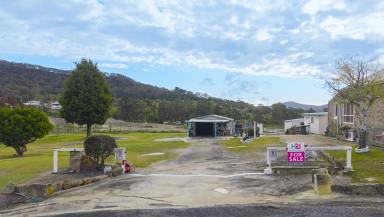 Residential Block For Sale - NSW - Lithgow - 2790 - Prime Block with Double Garage & Rear Lane Access  (Image 2)