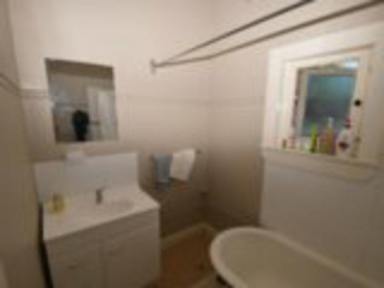 House For Lease - NSW - Young - 2594 - Spacious Single Room in Great Location  (Image 2)