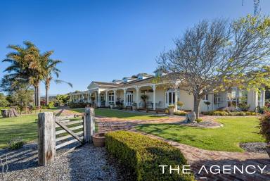 House For Sale - WA - Ocean Beach - 6333 - Unique Waterfront Property  (Image 2)