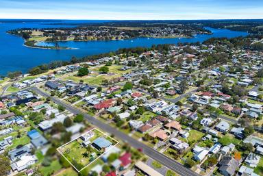 House For Sale - VIC - Paynesville - 3880 - Development Potential 250 metres from Paynesville Waterfront  (Image 2)