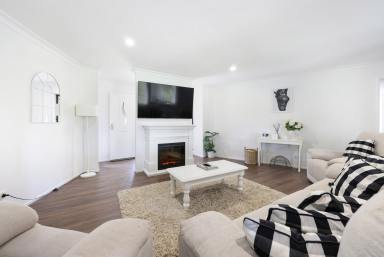 Lifestyle Auction - NSW - Tamworth - 2340 - MODERN FAMILY HOME ON 2 HECTARES IN HALLSVILLE  (Image 2)