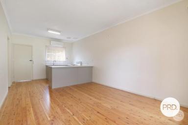 House For Lease - NSW - West Albury - 2640 - UPDATED ONE-BEDROOM UNIT IN PRIME LOCATION!  (Image 2)