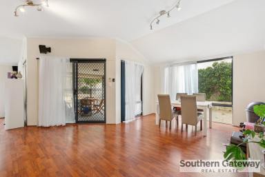 House For Sale - WA - Orelia - 6167 - HOT PROPERTY, COOL POOL - WINDSOR HILLS STYLE  (Image 2)