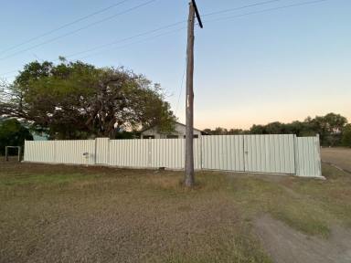 House For Sale - QLD - Ogmore - 4706 - Cheap Entry into the Property Market – Handyman’s Project!  (Image 2)